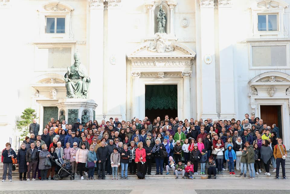 La parrocchia di San Paolo Apostolo al Vallato a Loreto Diocesi di Fano Fossombrone Cagli Pergola La parrocchia di San Paolo Apostolo al Vallato a Loreto Diocesi di Fano Fossombrone Cagli Pergola